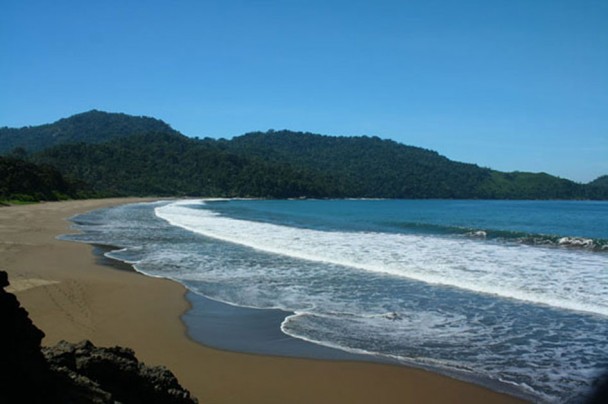 Pantai Teleng Ria